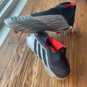 BRAND NEW Adidas Predator 19+ FG Soccer Cleats
Size 10.5 (US)